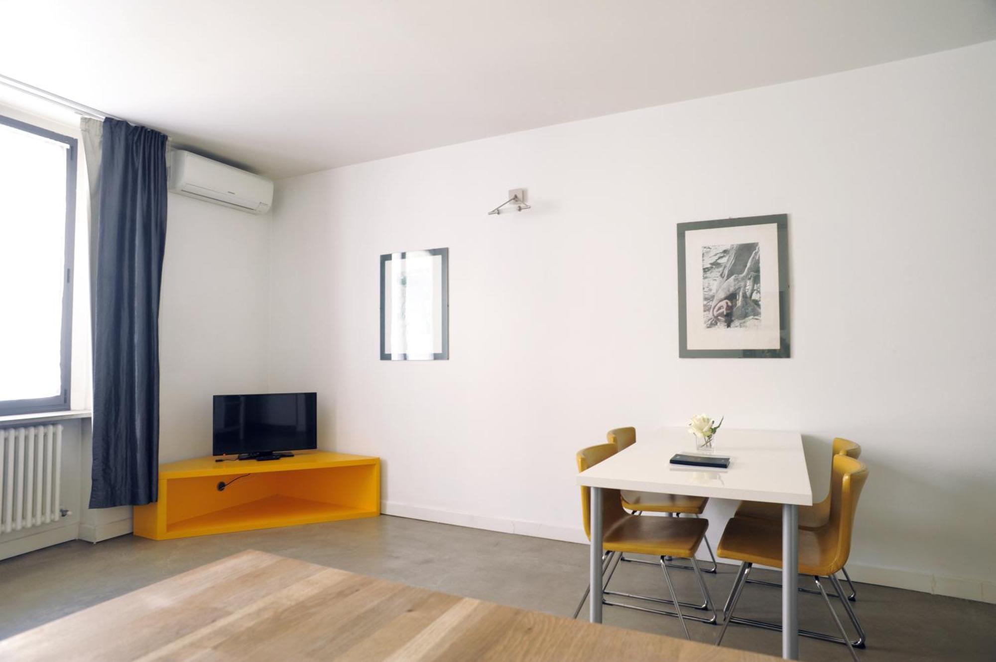 Sant Ambrogio Courtyard Room In Shared Flat Milan Exterior photo