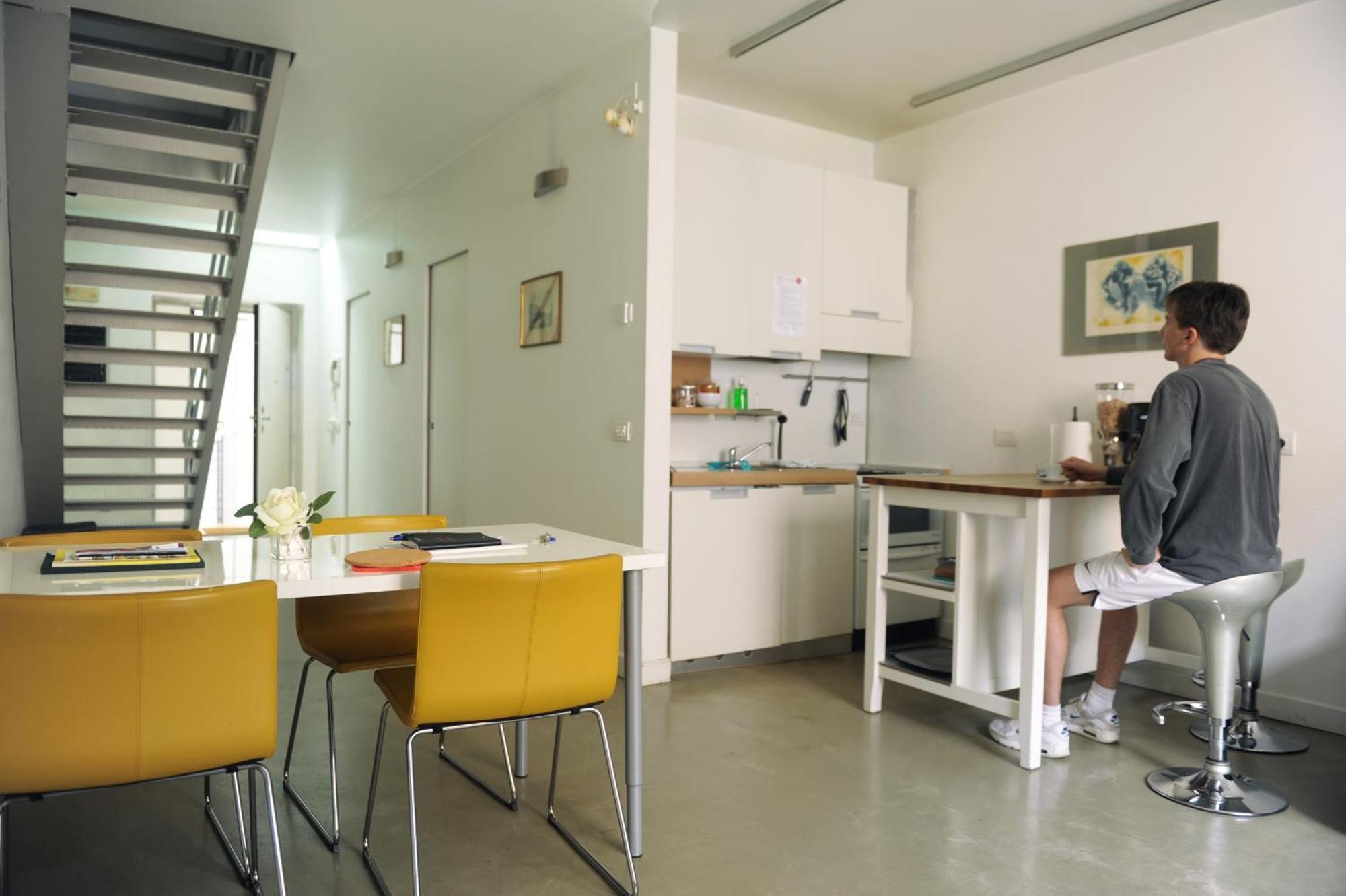Sant Ambrogio Courtyard Room In Shared Flat Milan Exterior photo